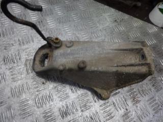 кронштейн двигателя Audi 100 4A/C4 1992, 2.3 л., 4A0199307AB