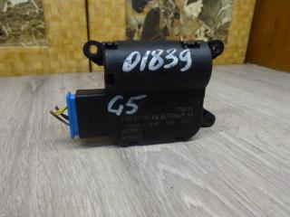 моторчик заслонки печки Volkswagen Golf 4 поколение 2004, 2.0 л., МКПП, хетчбэк 5 дв., 1K0907511