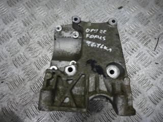 кронштейн компрессора кондиционера Ford Focus 1 поколение [рестайлинг] 2005, 1.6 л., МКПП, хетчбэк 5 дв., 4M5Q19D624CC