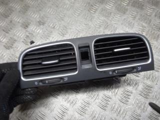 дефлектор обдува салона Volkswagen Golf 6 поколение 2010, 2.0 л., АКПП, хетчбэк 5 дв., 5K0815736D