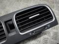 дефлектор обдува салона Volkswagen Golf 6 поколение 2010, 2.0 л., АКПП, хетчбэк 5 дв., 5K0815736D - фото №3