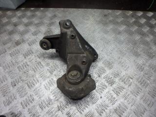 кронштейн КПП Volkswagen Passat B5 2000, 2.5 л., МКПП, универсал, 8D0399114S