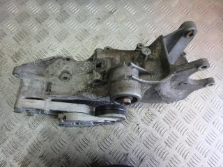 кронштейн генератора Volkswagen Passat B5 1999, 1.6 л., 06B903143K
