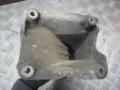 кронштейн двигателя Volkswagen Golf 3 поколение 1996, 1.4 л., МКПП, хетчбэк 5 дв., 1H0199354K - фото №2