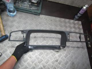 рамка под магнитолу Volkswagen Passat B4 1994, 1.8 л., МКПП, универсал, 3A1857061