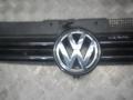 решетка радиатора Volkswagen Golf 4 поколение 2001, 1.6 л., МКПП, хетчбэк 5 дв., 1S0853651M - фото №2