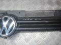 решетка радиатора Volkswagen Golf 4 поколение 2001, 1.6 л., МКПП, хетчбэк 5 дв., 1S0853651M - фото №5