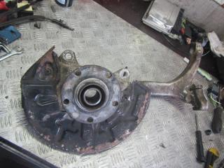 ступица передняя правая Audi A6 4B/C5 2000