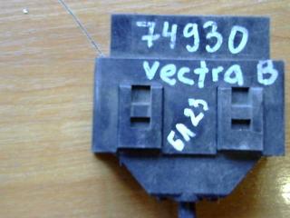 блок предохранителей Opel Vectra B 1997, 1.6 л., бензин, МКПП, седан