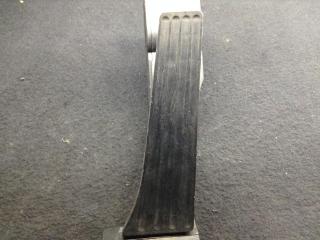 педаль BMW 5 серия E60/E61 2007, 3.0 л., M57 D30 (306D3), дизель, АКПП, седан, 6772645