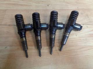 форсунка Volkswagen Golf 5 поколение (2003 - 2009), 2.0 л., TDi PD, AZV, дизель, 03G130073G, 0414720404