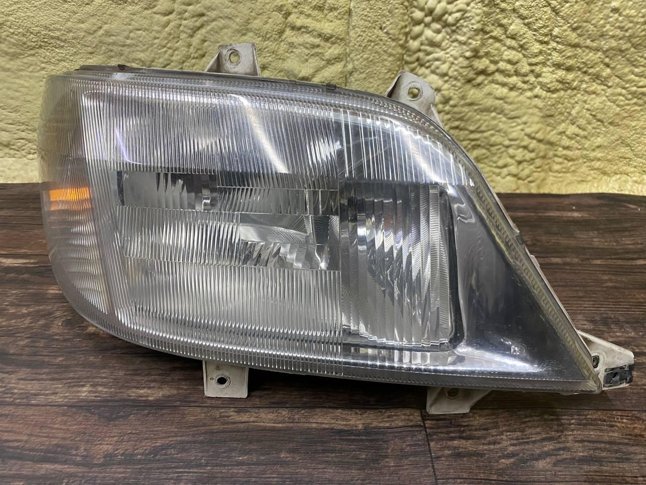 фара правая Mercedes-Benz Sprinter W901-904 W903 (1995 - 2000), 2.2 л., дизель, МКПП, микроавтобус - фото №1