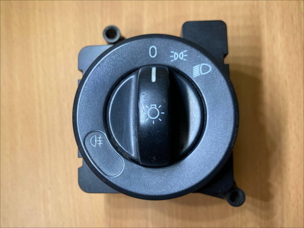 кнопка (выключатель) Mercedes-Benz Sprinter 2 поколение (W906) W906 (2006 - 2014), микроавтобус, HVW9065450104, 9065450104 - фото №1