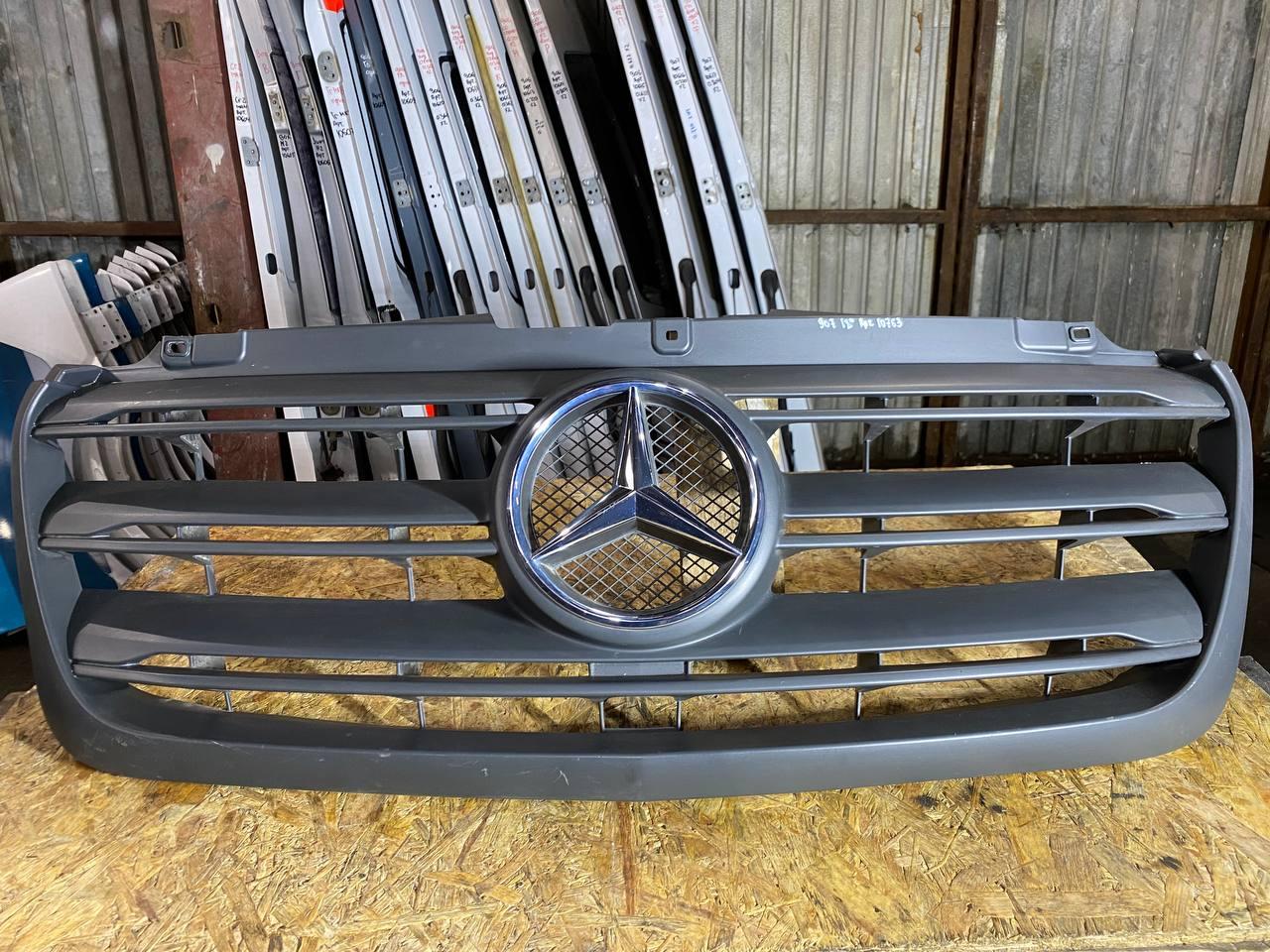 решетка радиатора Mercedes-Benz Sprinter W907/W910 W910 (2018 - 2025), A9108852600, 9108852600, 9108800000, A9108800000 - фото №1