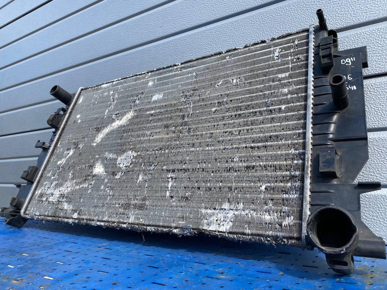 радиатор (основной) Mercedes-Benz Sprinter 2 поколение (W906) (2006 - 2014), 2.2 л., дизель, A9065000002, A9065000002 - фото №1