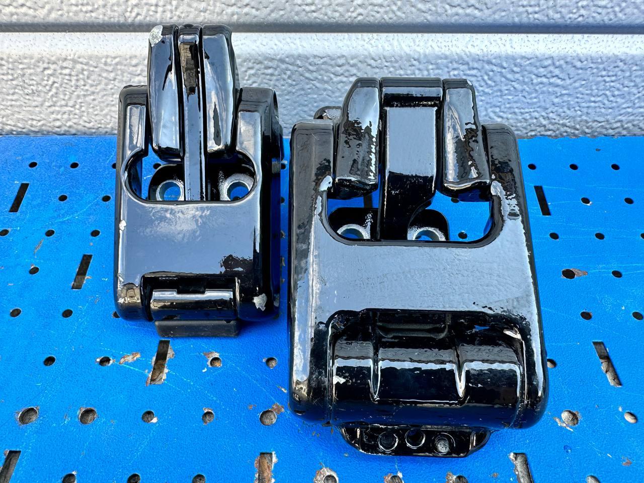 петля двери Mercedes-Benz Sprinter W907/W910 (2018 - 2025), A9107408900, A9107409500 - фото №1