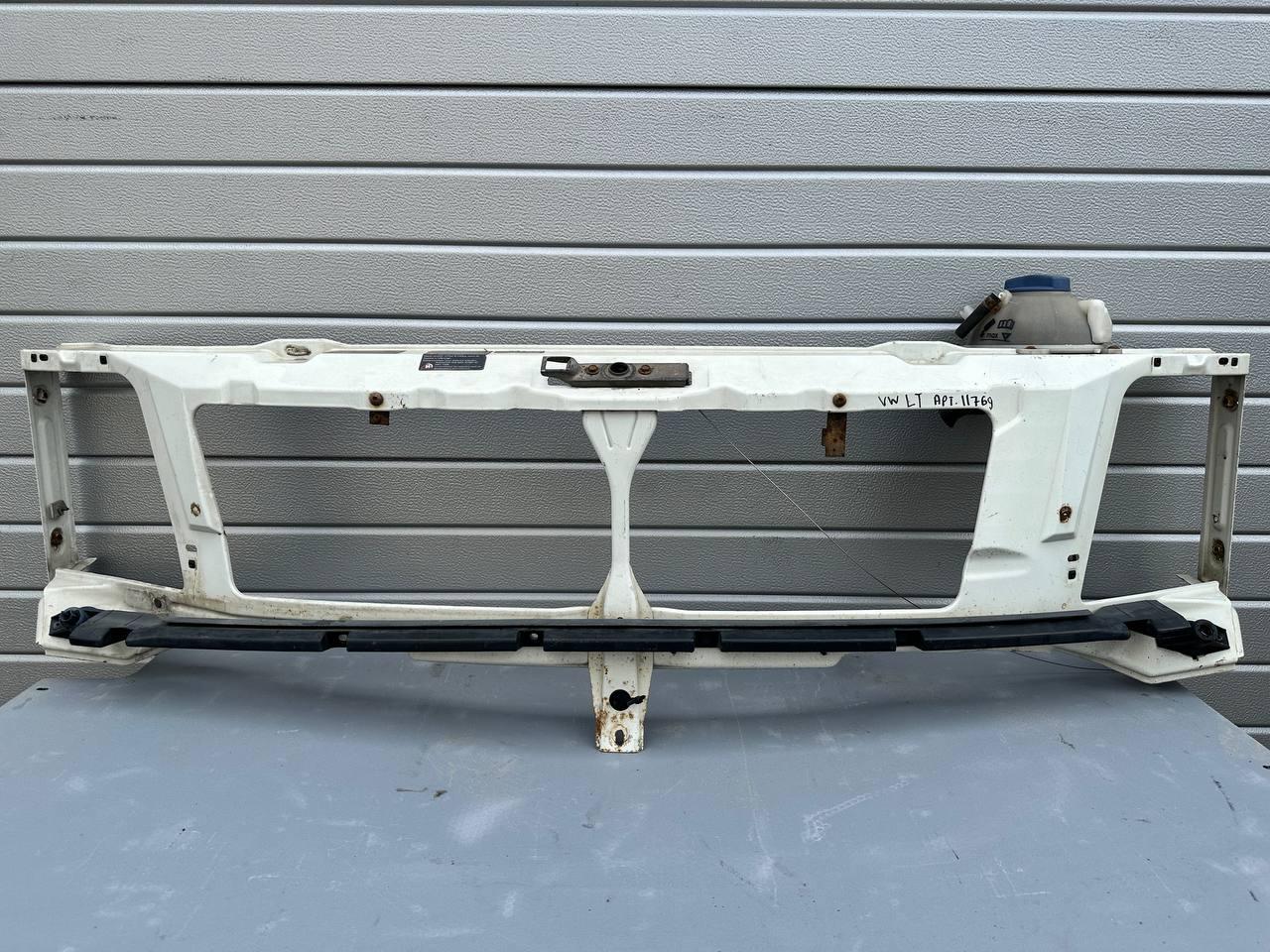 передняя панель крепления облицовки (телевизор) Volkswagen LT 2 поколение (1996 - 2005), 2D0806609 - фото №1