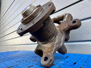 кулак поворотный правый Mercedes-Benz Sprinter W901-904 (1995 - 2000), A9013320202