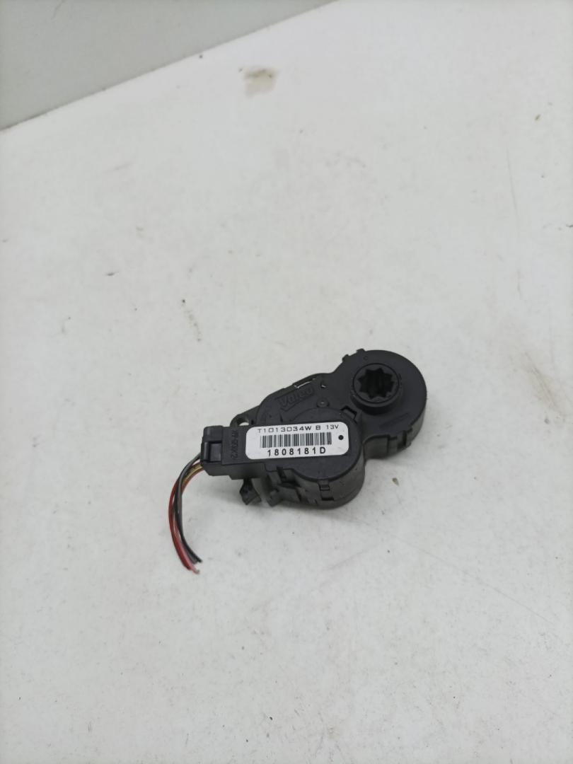 моторчик заслонки печки Lada Vesta 1 поколение 2018, 1.8 л., бензин, АКПП, универсал, T1O13034WB - фото №1