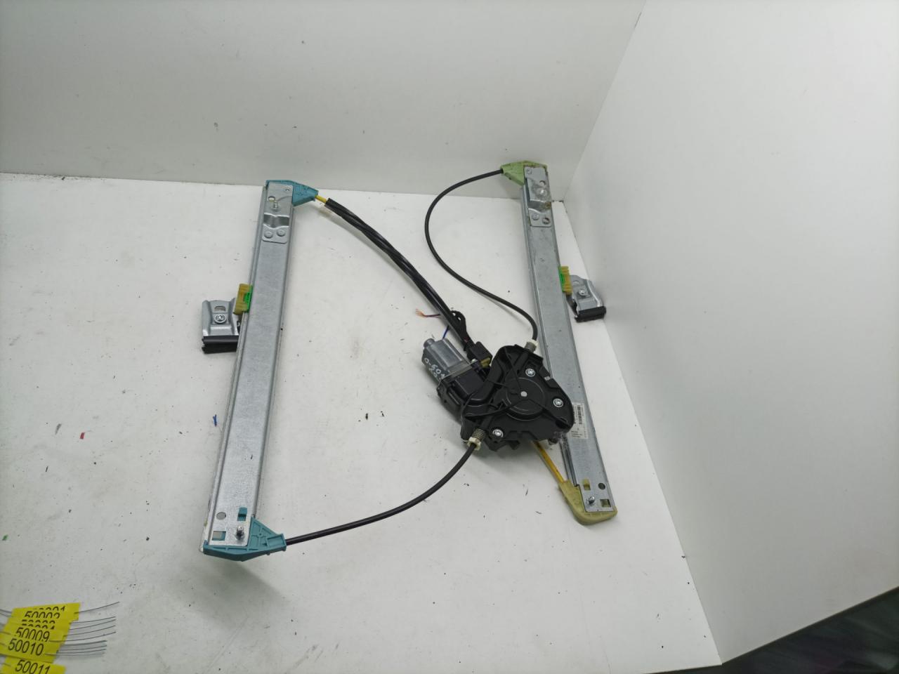 стеклоподъемник электрический передний правый Lada Vesta 1 поколение 2018, 1.8 л., бензин, АКПП, универсал, 8450007730 - фото №1