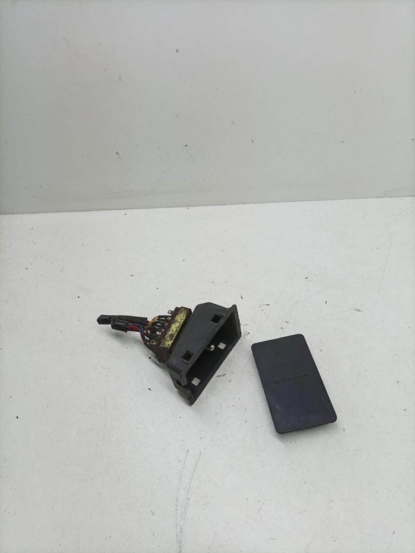 выключатель массы (контактор) Hyundai Galloper 1 поколение 1997, 2.5 л., дизель, МКПП, внедорожник 5 дв. - фото №1