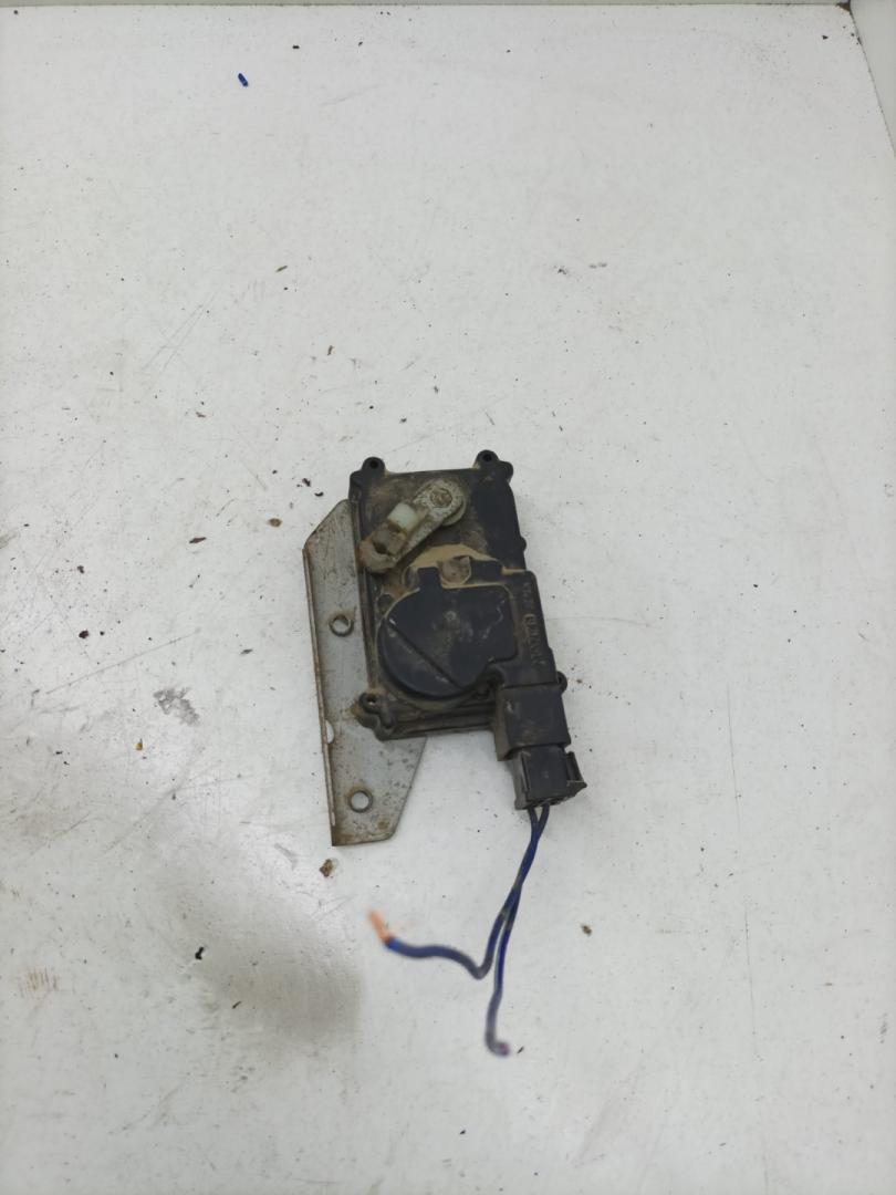 замок багажника Hyundai Galloper 2 поколение 1998, 2.5 л., дизель, МКПП, внедорожник 5 дв. - фото №1