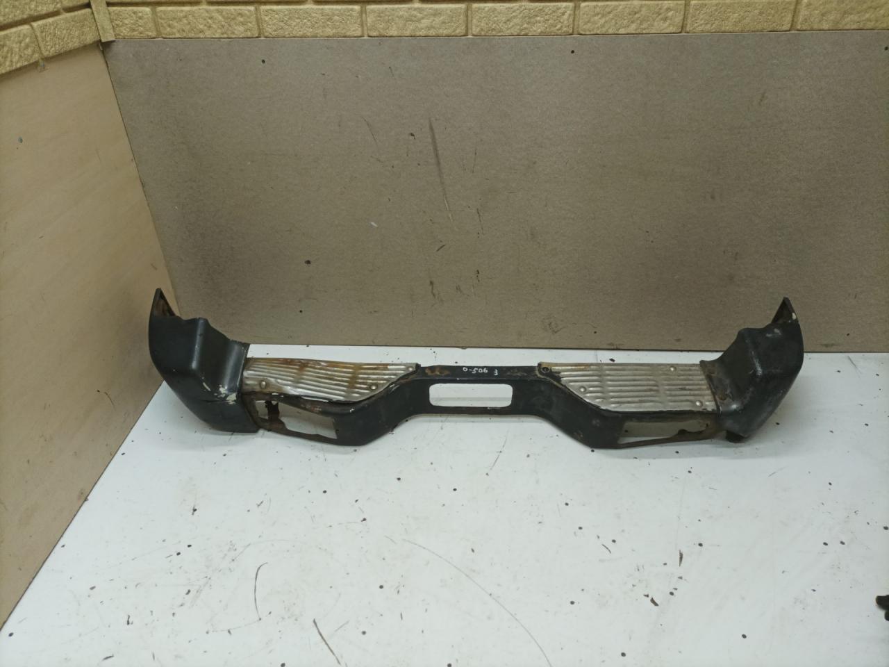 бампер задний Hyundai Galloper 2 поколение 1998, 2.5 л., дизель, МКПП, внедорожник 5 дв. - фото №1