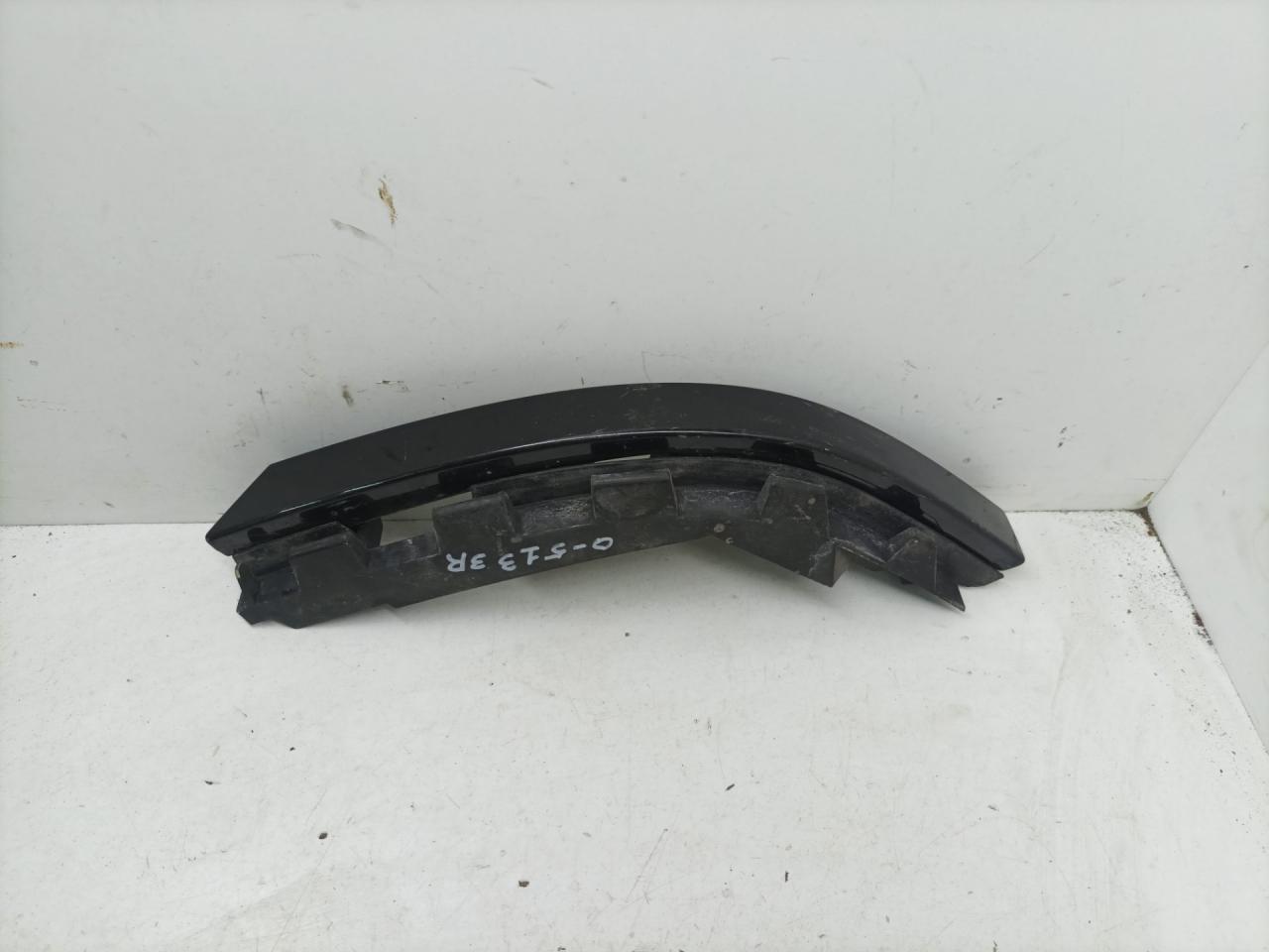 ус под фонарь правый BMW 7 серия E65/E66/E67 2002, 4.4 л., бензин, АКПП, седан - фото №1