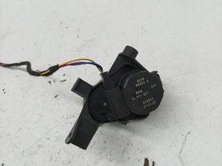 моторчик заслонки печки BMW 7 серия E65/E66/E67 2002, 4.4 л., бензин, АКПП, седан, 96833D, 6911821