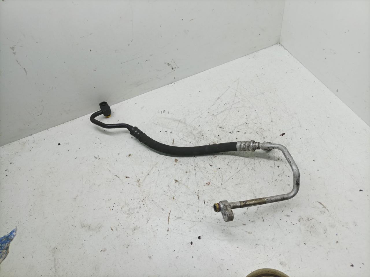 трубка кондиционера BMW 7 серия E65/E66/E67 2002, 4.4 л., бензин, АКПП, седан, 8379836 - фото №1