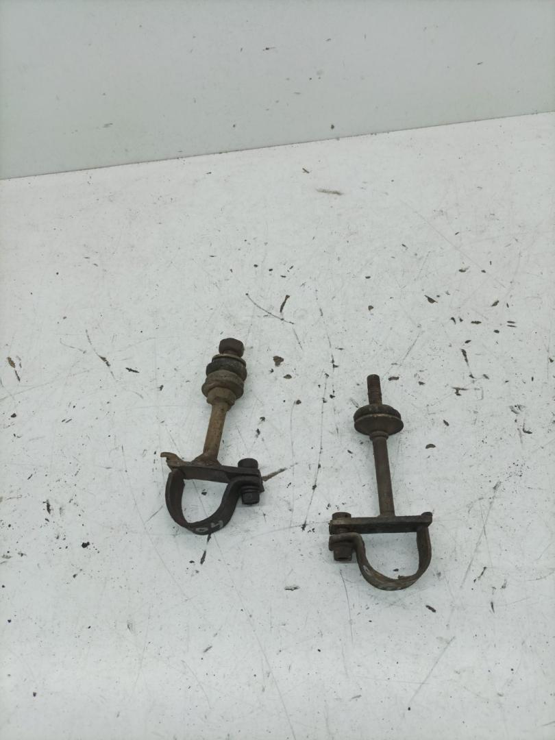 крепление стабилизатора / втулки стабилизатора Hyundai Galloper 1 поколение 1997, 2.5 л., дизель, МКПП, внедорожник 5 дв. - фото №1