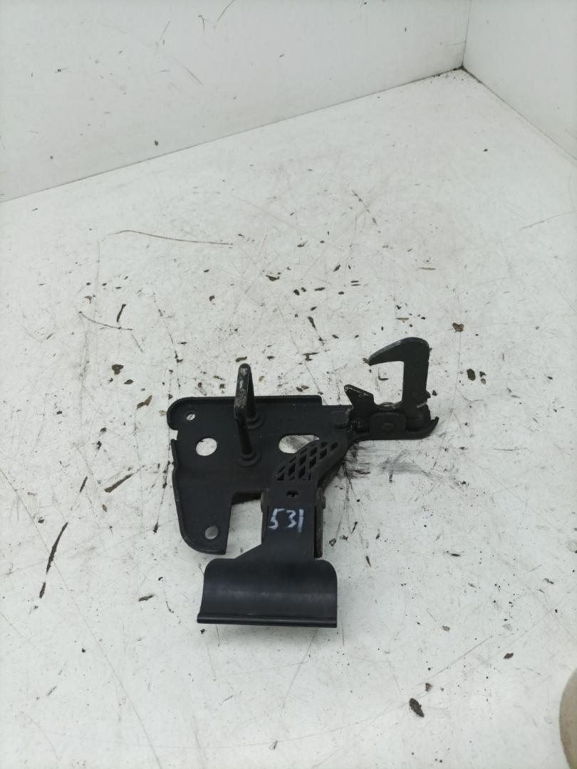 замок капота Audi A6 Allroad Quattro C6 2006, 3.2 л., AUK, бензин, АКПП, универсал - фото №1