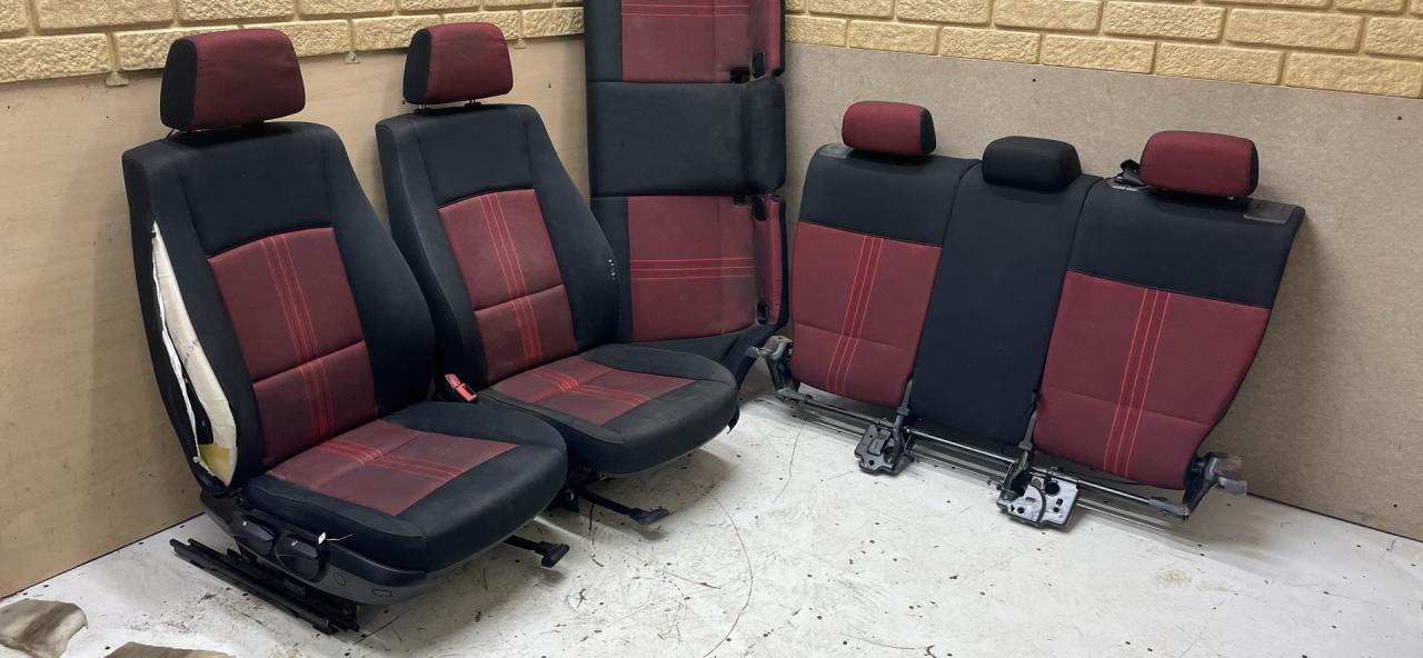 салон (комплект сидений) BMW X1 E84 2010, 2.0 л., N47 D20 C, дизель, АКПП, внедорожник 5 дв., полный привод - фото №1