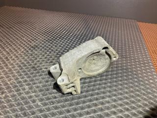 кронштейн гидроусилителя Chevrolet Cruze 1 поколение [рестайлинг] J305 2013, 1.8 л., Z 18 XER, бензин, МКПП, белый, хетчбэк 5 дв., передний привод, 55562276