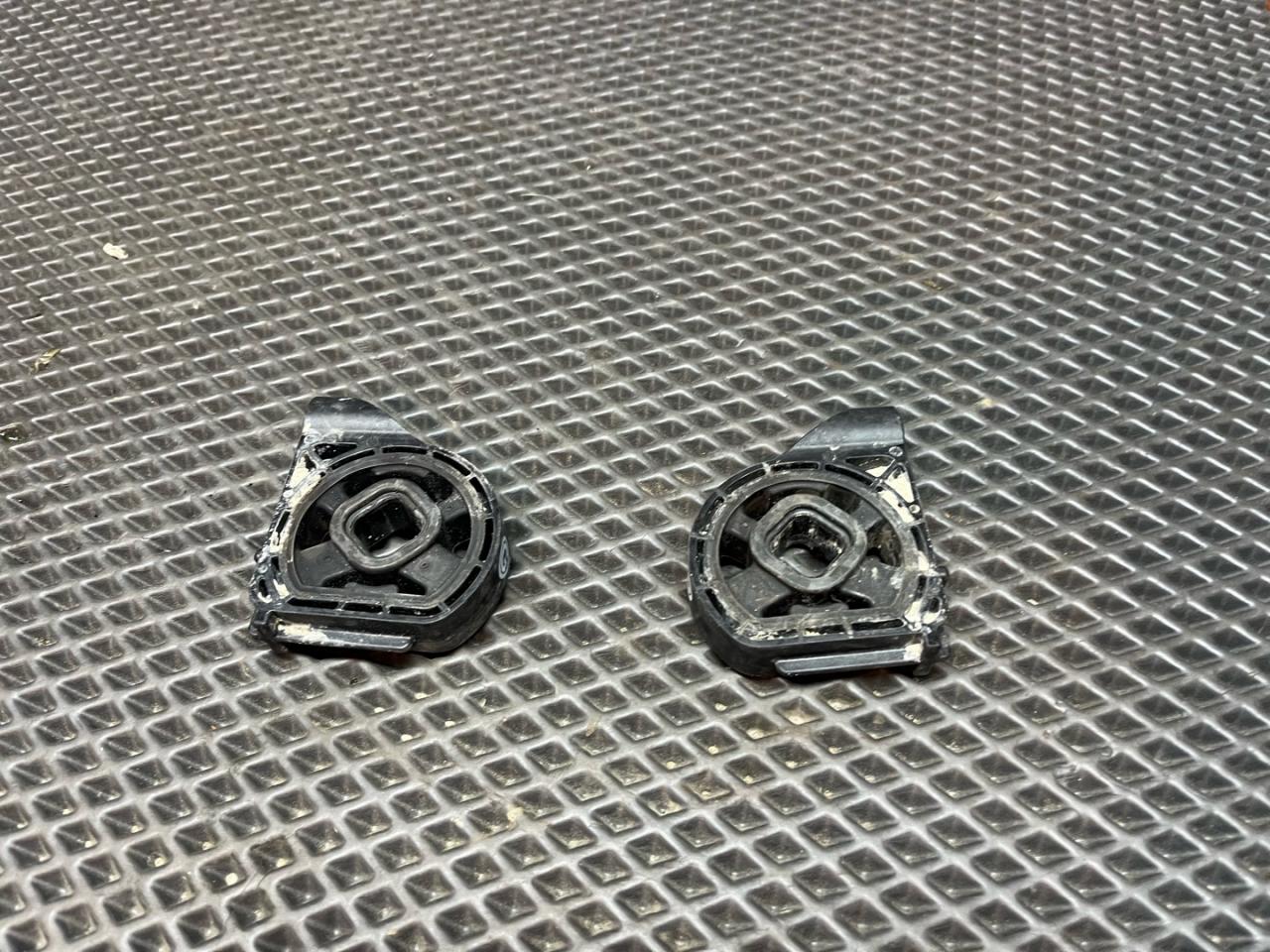 кронштейн радиатора Kia Cerato 4 поколение BD 2021, 2.0 л., бензин, АКПП, седан, передний привод - фото №1