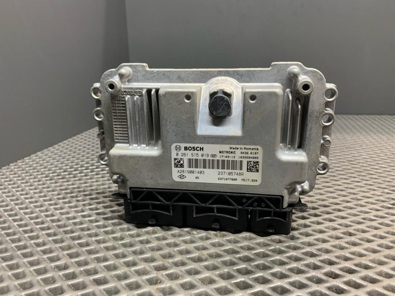 блок управления двигателем Smart Forfour 2 поколение W453 2017, 1.0 л., M 281.920, бензин, робот, хетчбэк 5 дв., задний привод, A2819001403, 237105748R - фото №1