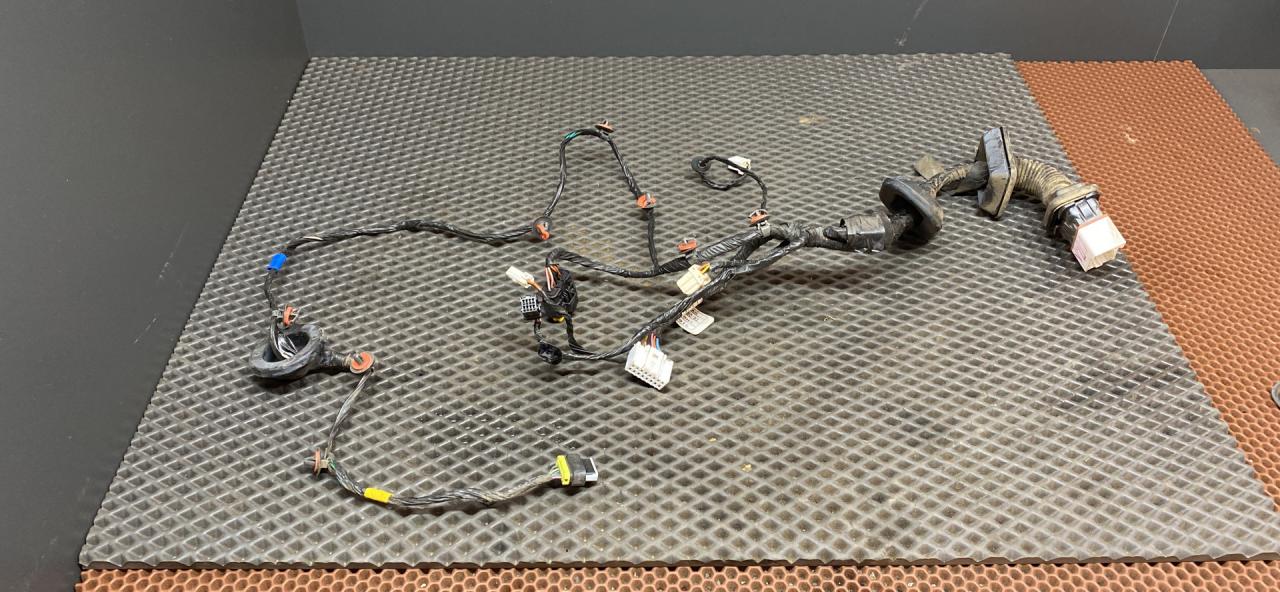 дверная проводка Kia Ceed 1 поколение ED 2009, 1.6 л., G4FC, бензин, МКПП, бежевый 8q - pewter silver, хетчбэк 3 дв., передний привод, 08919-006, 081003, 91600, 1H670, 91981-2H020 - фото №1