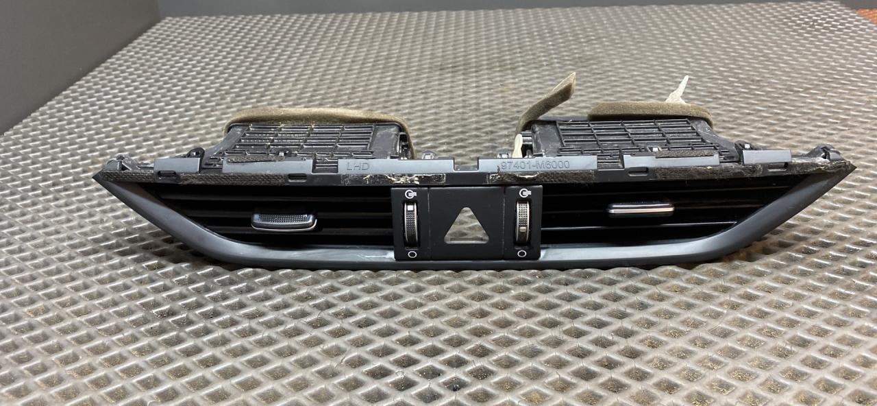 дефлектор обдува салона Kia Cerato 4 поколение BD 2021, 2.0 л., бензин, АКПП, белый, седан, передний привод, 97401-M6000 - фото №1