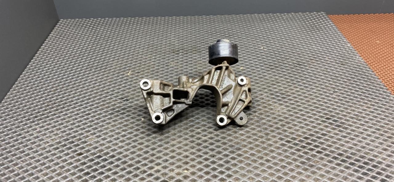 натяжитель Smart Forfour 2 поколение W453 2017, 1.0 л., M 281.920, бензин, робот, хетчбэк 5 дв., задний привод, 117107055R - фото №1