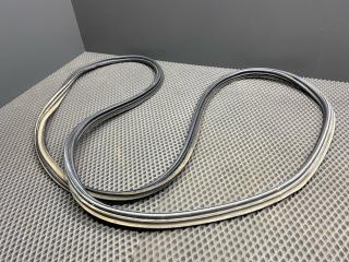 уплотнитель Chevrolet Cruze 1 поколение J305 2012, 1.8 л., Z 18 XER, бензин, МКПП, белый, хетчбэк 5 дв., передний привод