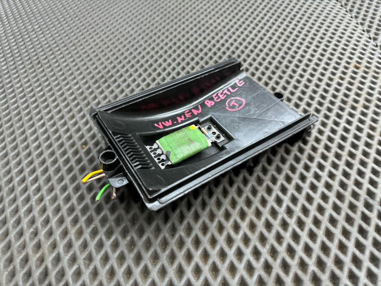 сопротивление печки Volkswagen Golf 4 поколение (1997 - 2006), 1J0819022 - фото №1