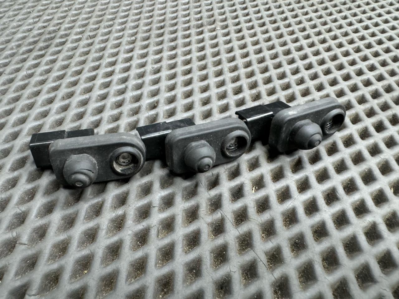 выключатель концевой (концевик) Mitsubishi ASX 1 поколение 2010 - фото №1