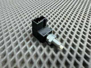 Датчик педали тормоза (лягушка) Kia Cerato 1 поколение [рестайлинг] LD 2007, 1.6 л., G4FC, бензин, МКПП, 6c - cover assy-console upr, седан, передний привод, PA66GF30