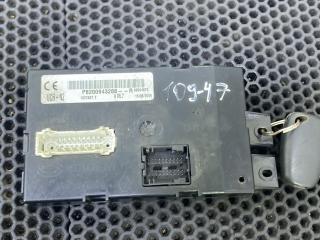 блок предохранителей Renault Master 2 поколение [рестайлинг] 2009, P8200943288