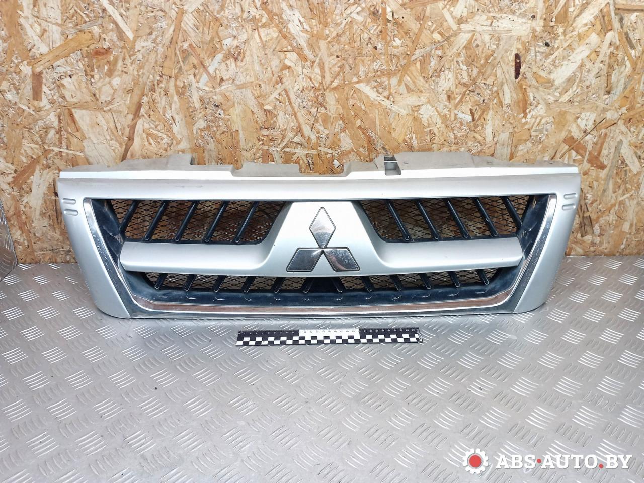 Решетка радиатора Mitsubishi Pajero 3 купить в Беларуси