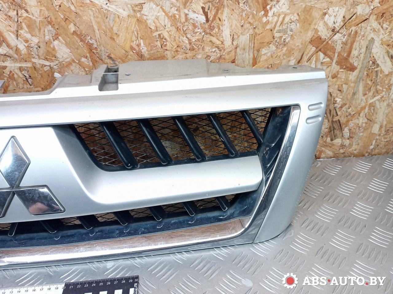 Решетка радиатора Mitsubishi Montero 3 купить в Беларуси