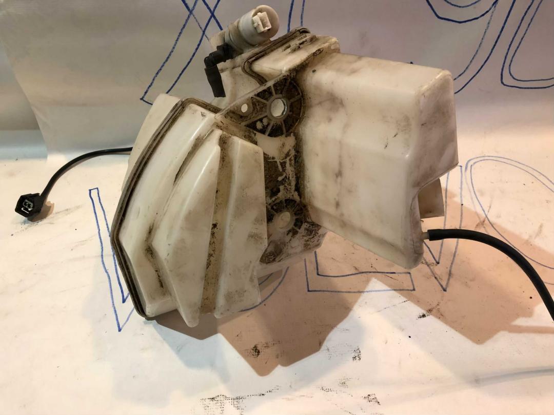 бачок омывателя Volvo XC90 1 поколение 2006, 2.4 л., дизель, АКПП, универсал - фото №1