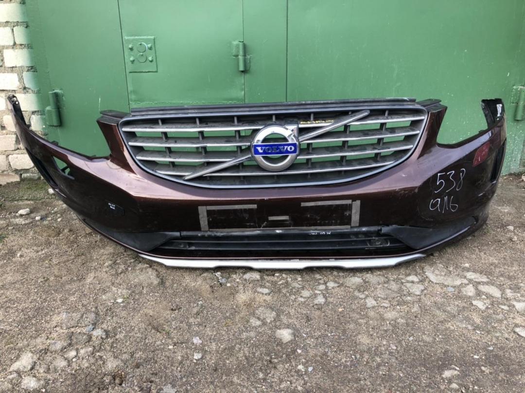 заглушка (решетка) в бампер Volvo XC60 1 поколение 2010, 2.4 л., дизель, АКПП, универсал - фото №1