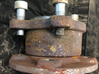 ступица передняя левая Volvo S80 2 поколение 2008, 2.4 л., D 5244 T4, дизель, АКПП, седан