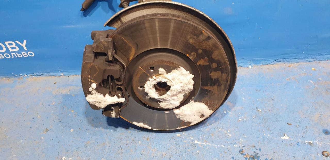 суппорт передний левый Volvo XC90 2 поколение 2018, 2.0 л., дизель, АКПП, синий - фото №1